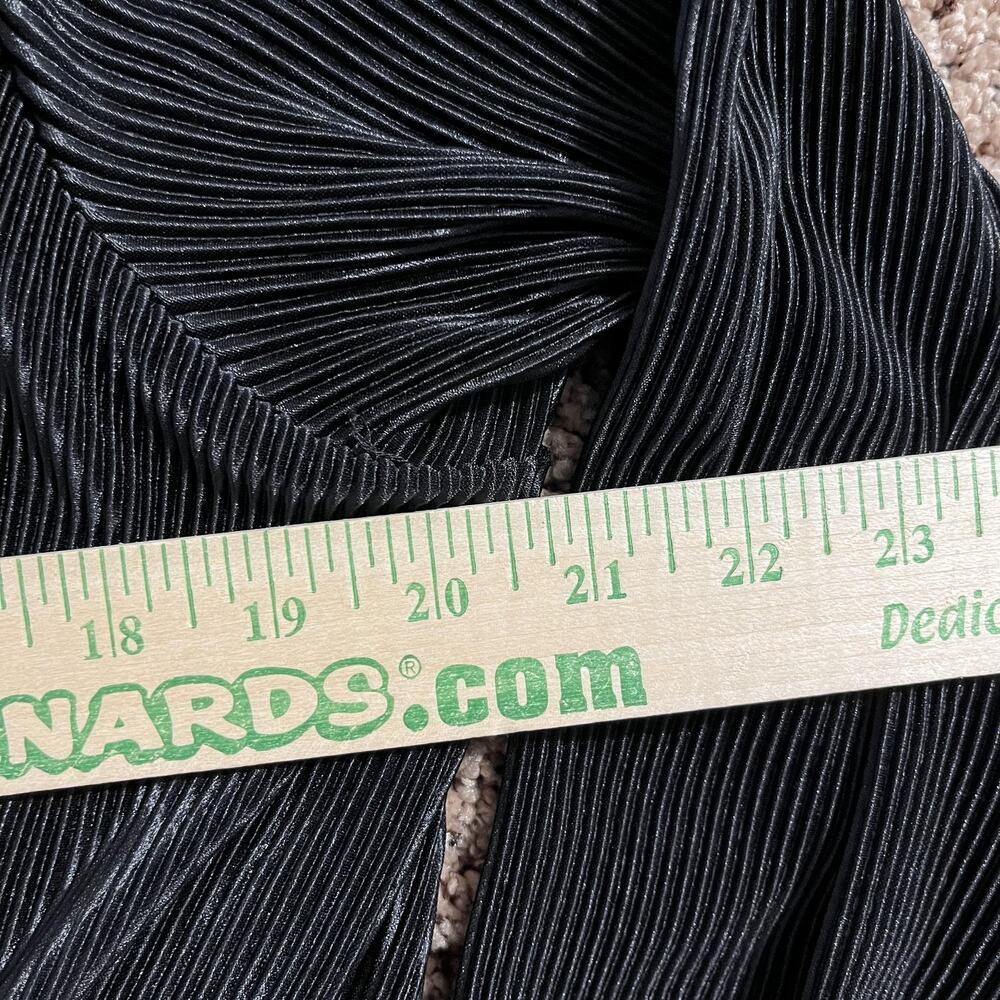 ASTR The Label Blouse Womens Large‎ Black Pleated Wrap V Neck Long Sleeve Top - Picture 7 of 9